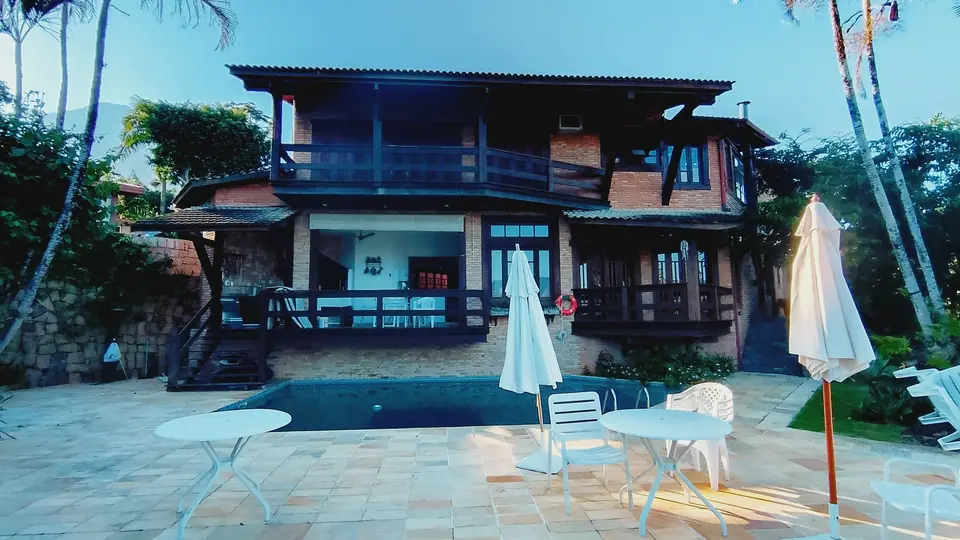 860 m² house with a pool in Engenho d'Água, photo 1