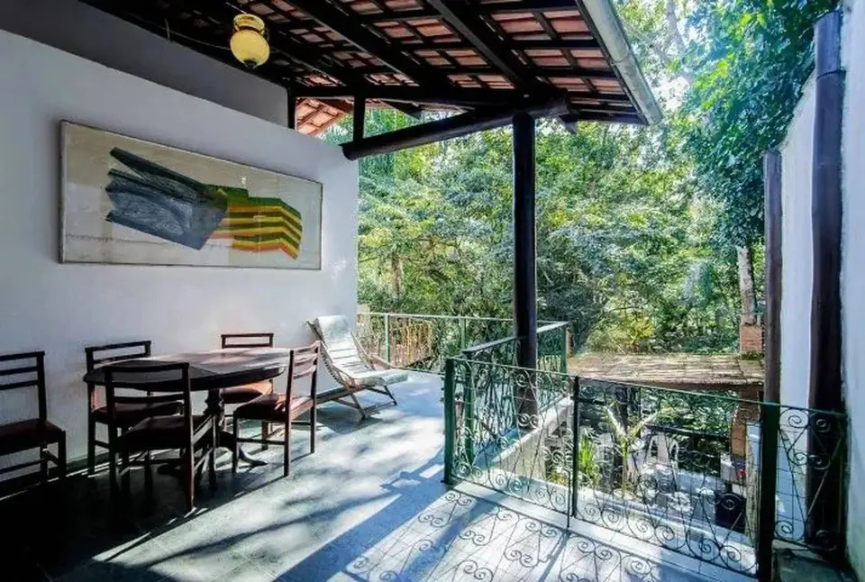 Casa com rio no quintal e renda de temporada na Cocaia, foto 3